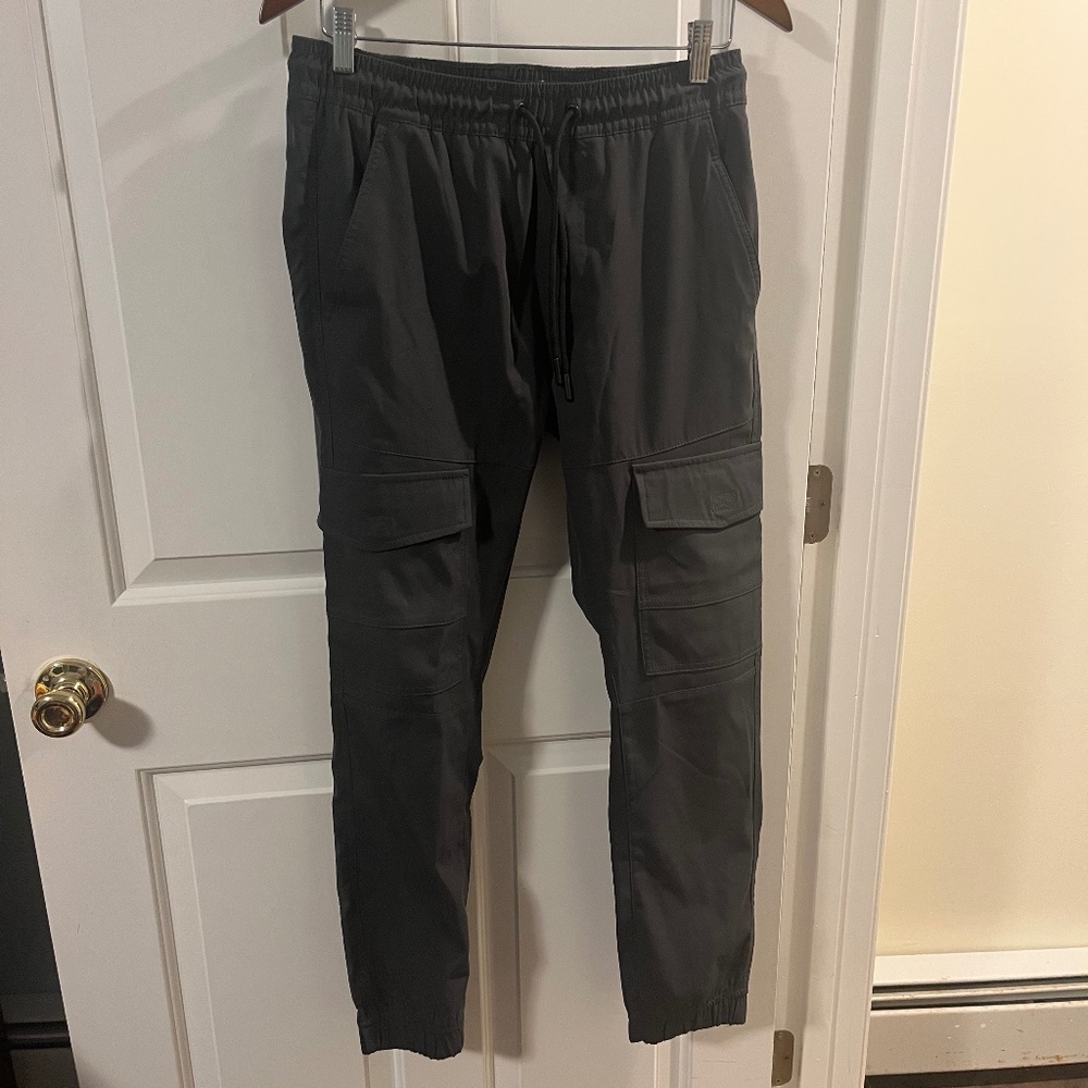 Men’s Akademiks Cargo Pants